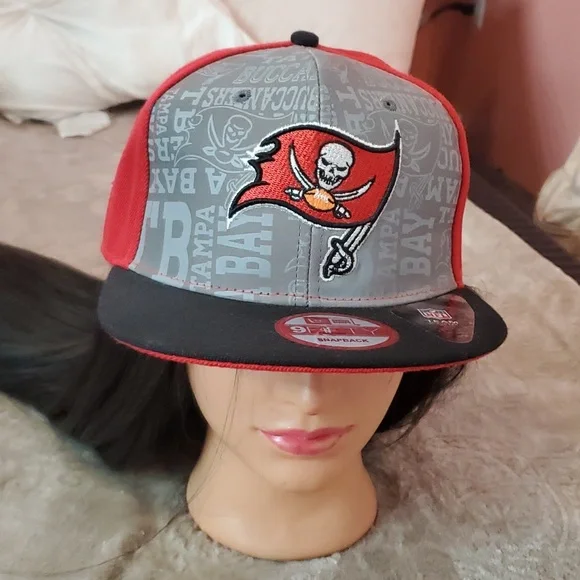 Tampa Bay Buccaneers New Era 9FIFTY Snapback - Picture 1 of 10
